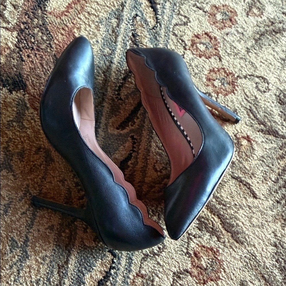 Betsey Johnson Black Pointed-Toe RACIEE 1 Sz. 7.5 Stiletto Heel Pumps - Picture 6 of 10